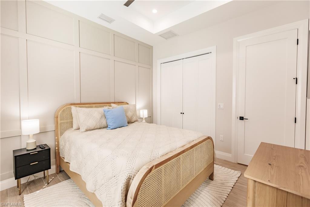 NAPLES PARK - Residential