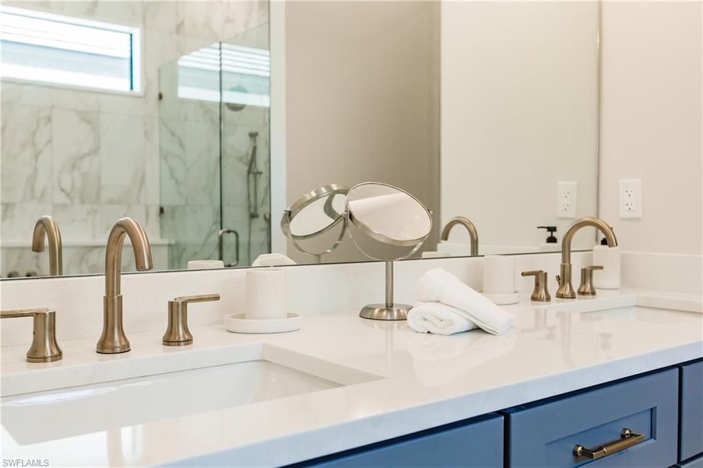NAPLES PARK - Residential
