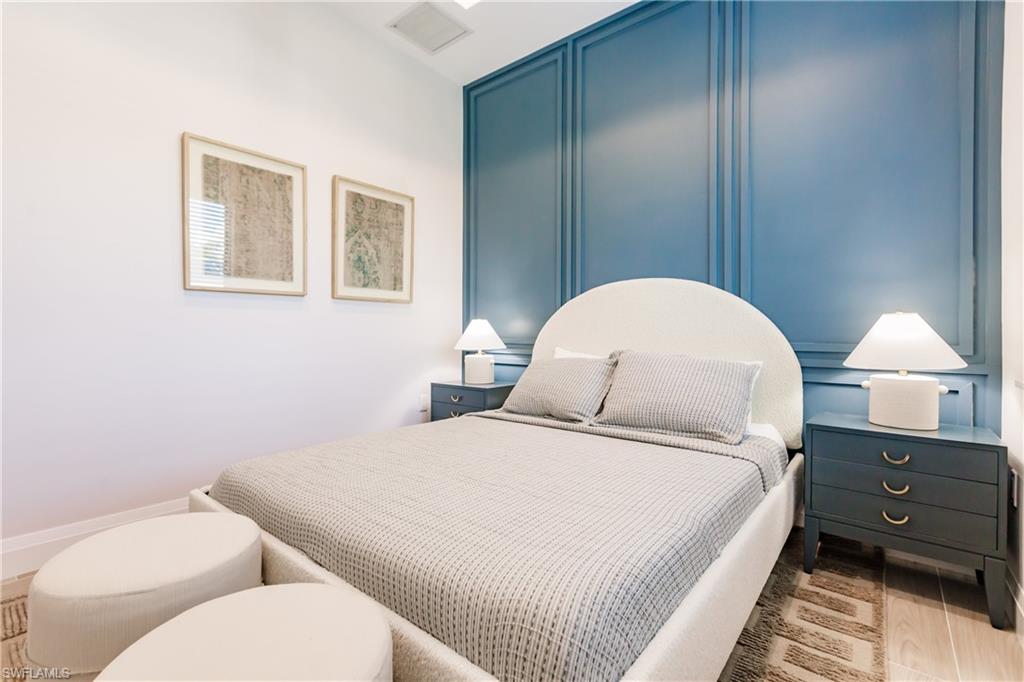 NAPLES PARK - Residential
