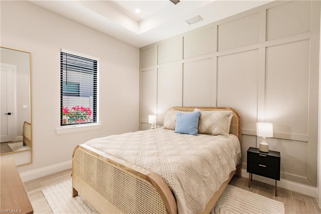 NAPLES PARK - Residential