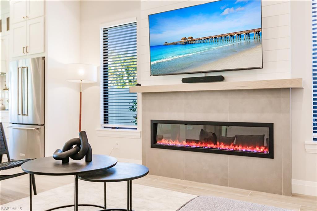 NAPLES PARK - Residential