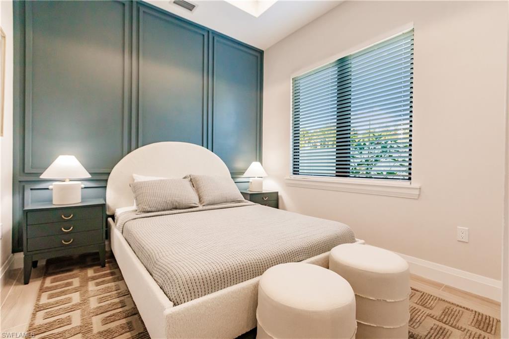 NAPLES PARK - Residential