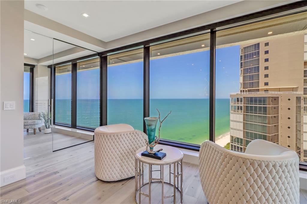 PARK PLAZA - Residential