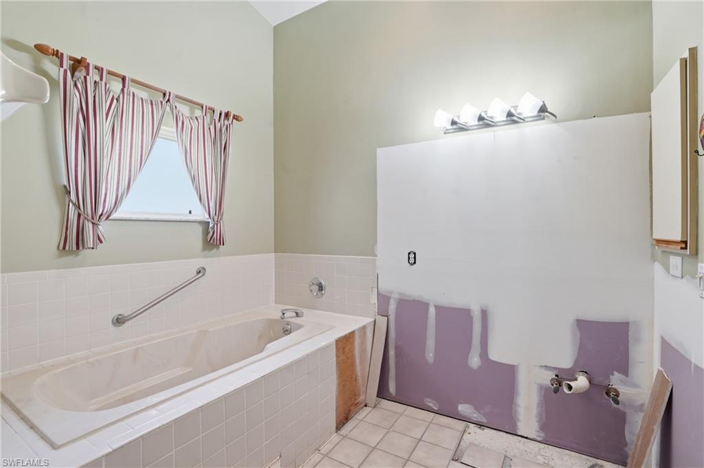 KELLY GREENS - Residential