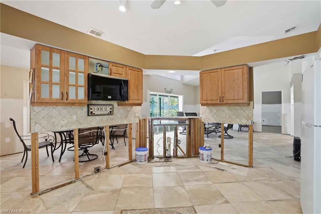 KELLY GREENS - Residential