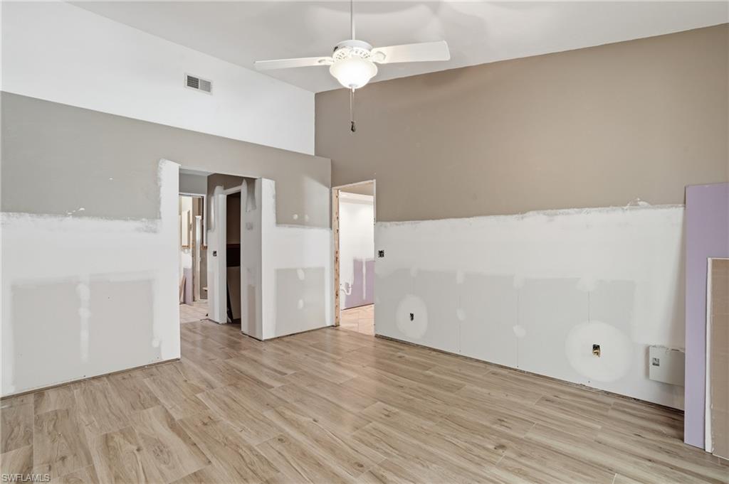 KELLY GREENS - Residential