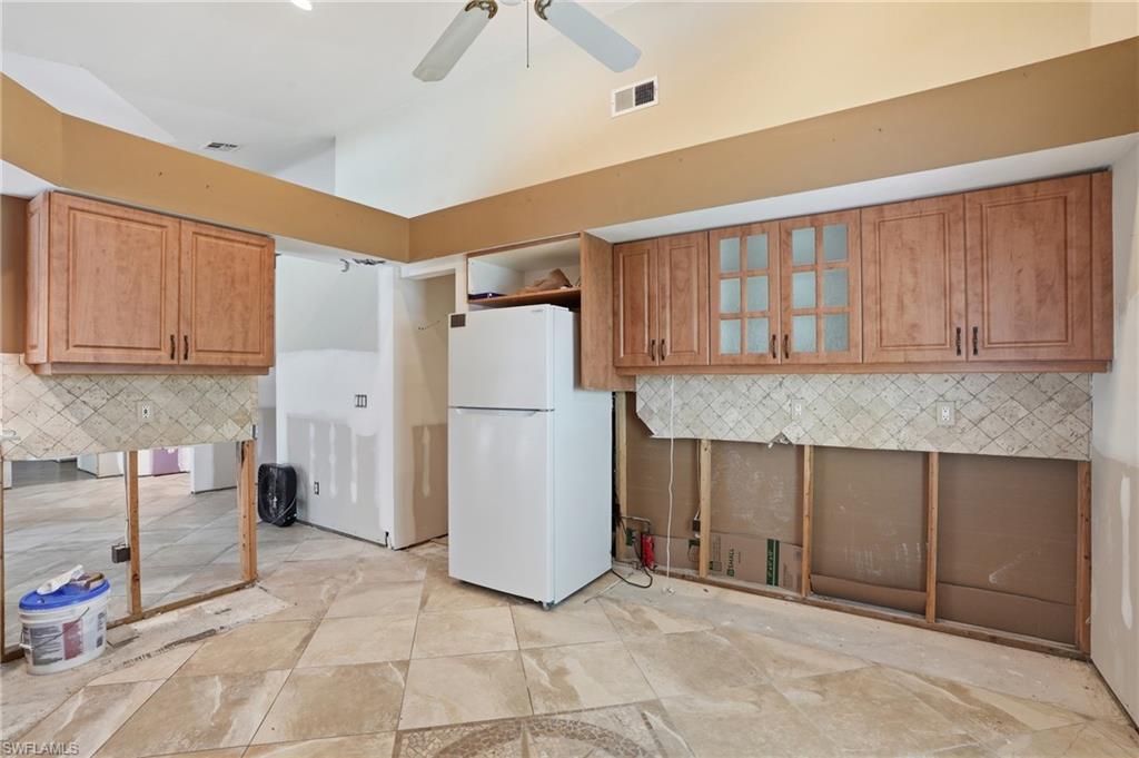 KELLY GREENS - Residential