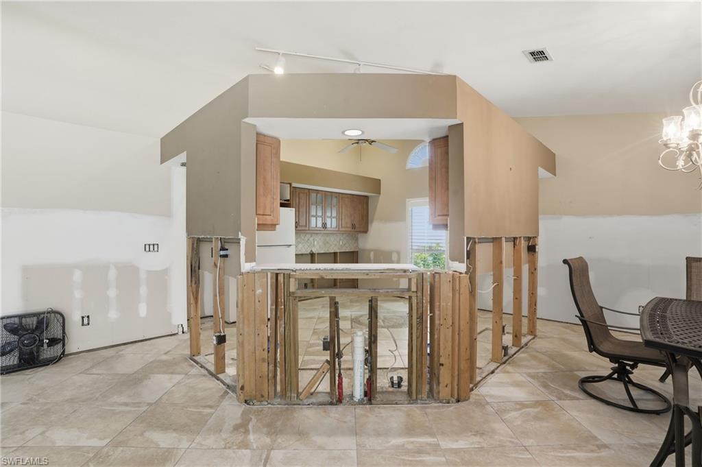 KELLY GREENS - Residential