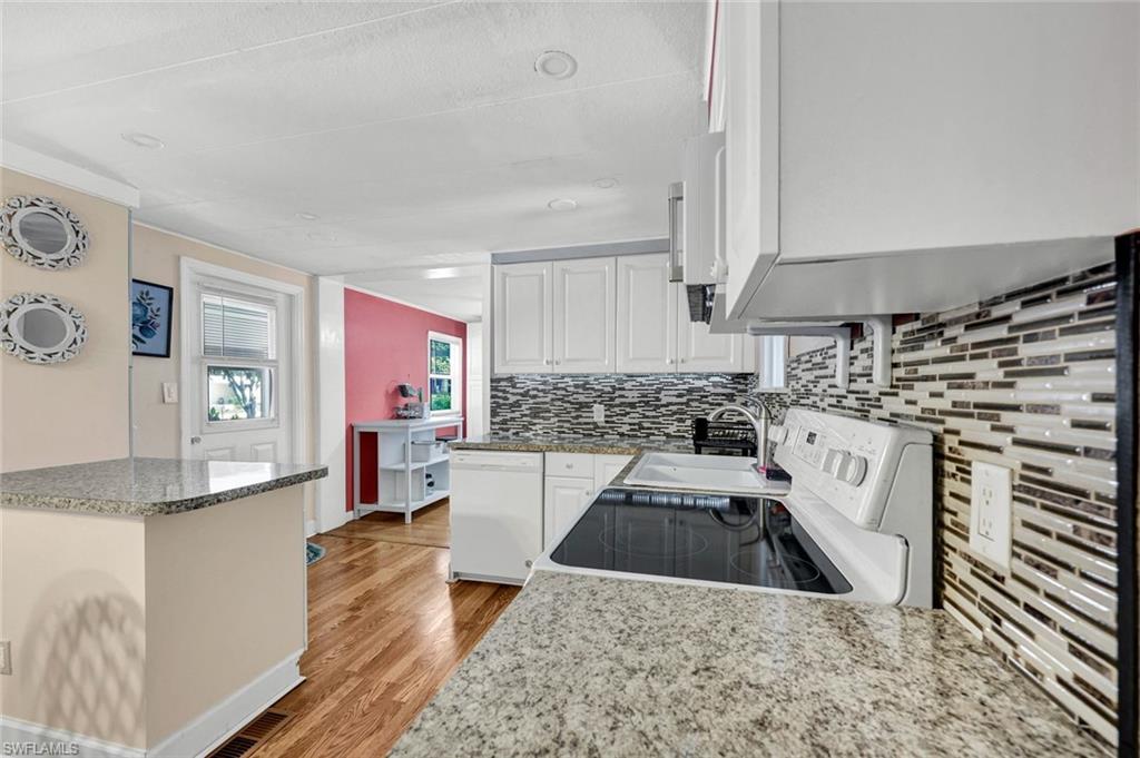 RIVIERA COLONY - Residential