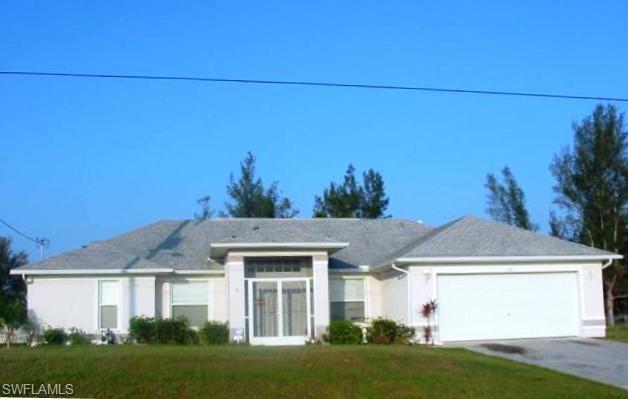 3/2/2 Great Room Layout Home - Double Door Entry - Three Sets of Sliders to the under Truss Screened in Lanai - Tile Throughout with Carpet in the Bed Rooms - Kitchen features Breakfast Bar as well as a Breakfast Nook and Pantry - Master Bedroom offers a Walk in Closet - Master Bath with Dual Sinks - Laundry Room with Washer & Dryer - Take a Look!