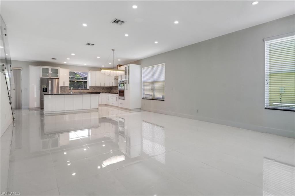 LAUREL LAKES - Residential Lease