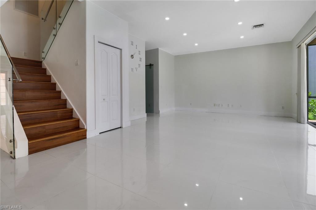 LAUREL LAKES - Residential Lease