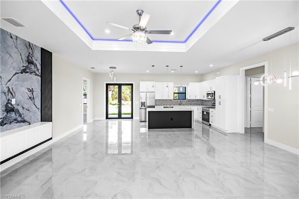 GOLDEN GATE ESTATES - Residential