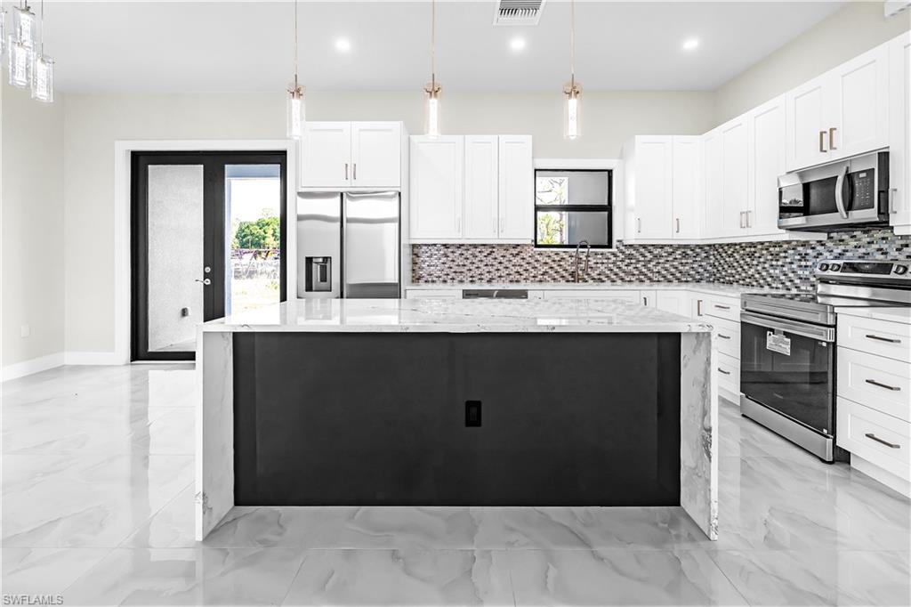 GOLDEN GATE ESTATES - Residential