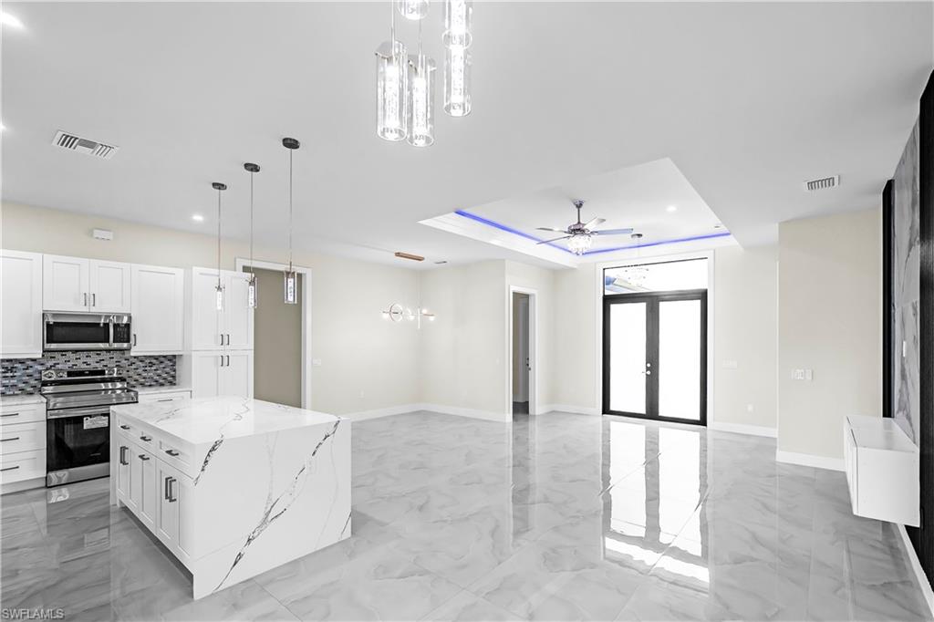 GOLDEN GATE ESTATES - Residential