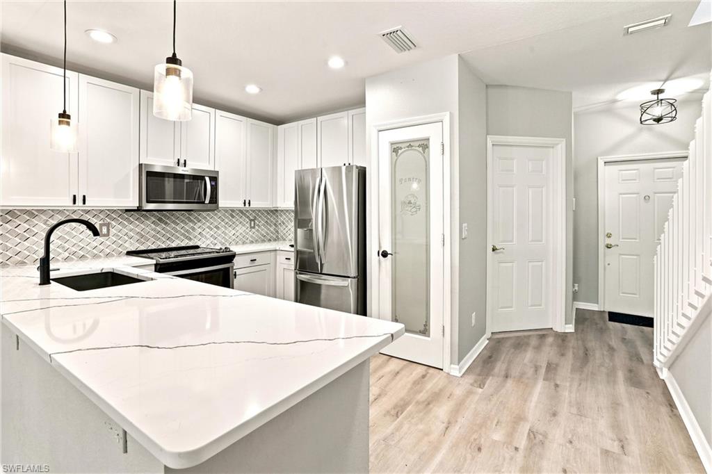 OLYMPIA POINTE - Residential