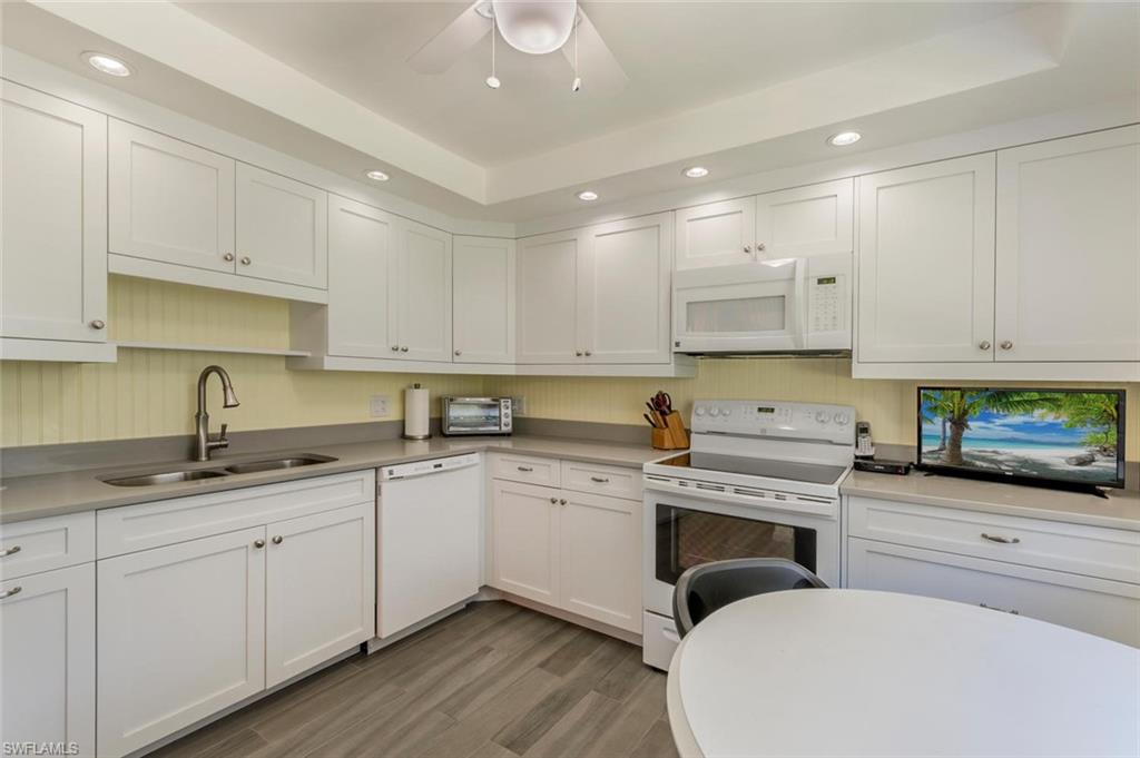 GLADES COUNTRY CLUB - Residential
