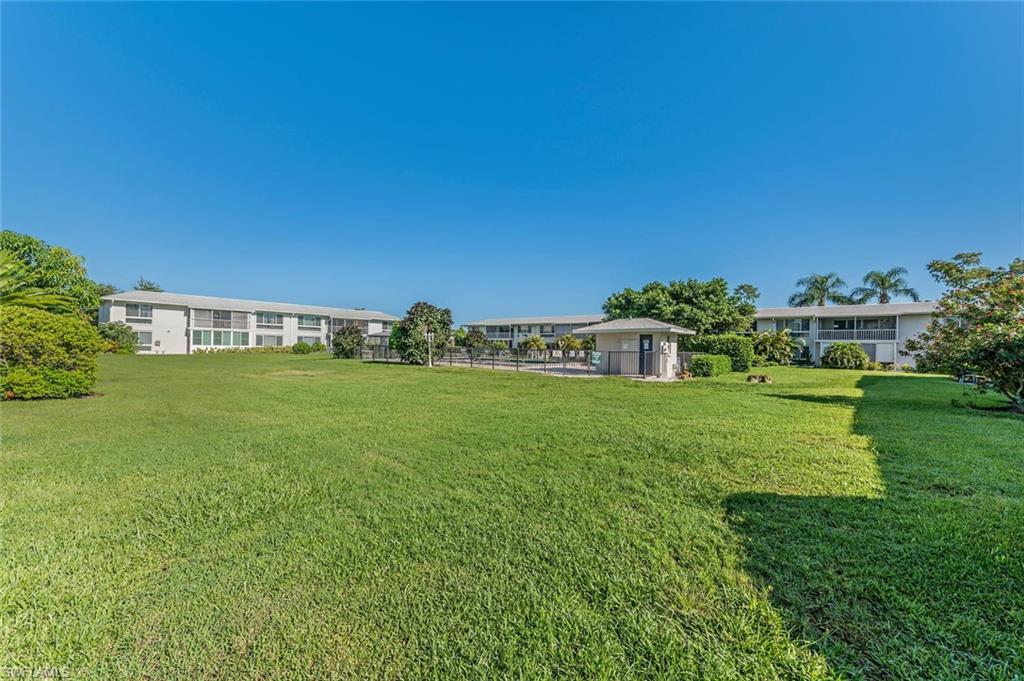 GLADES COUNTRY CLUB - Residential