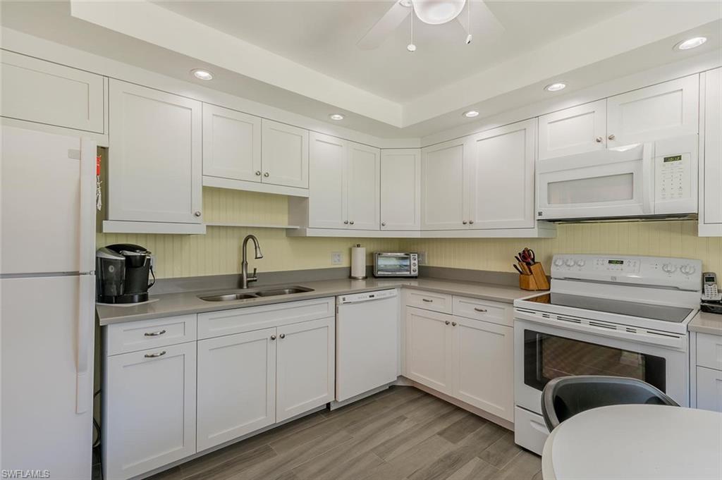 GLADES COUNTRY CLUB - Residential