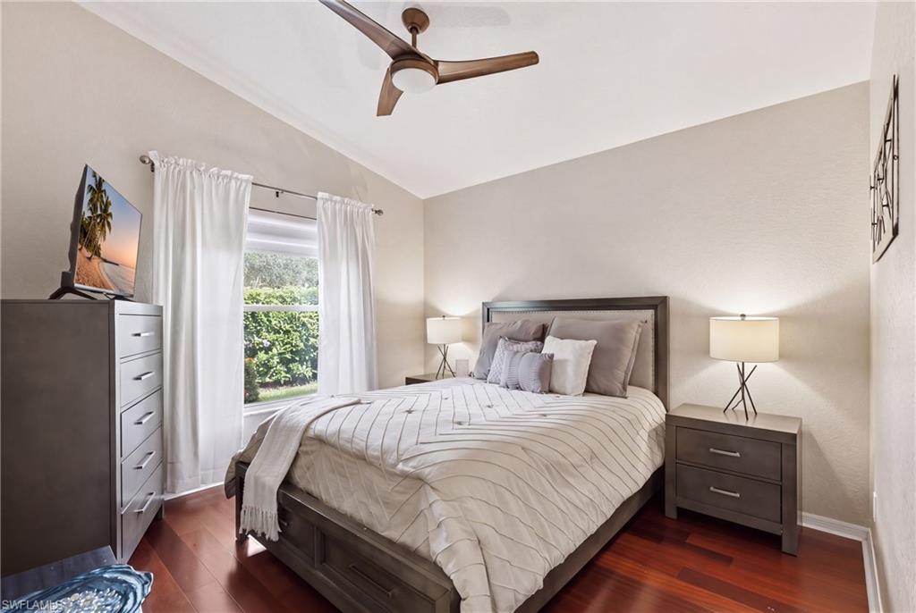 ROYAL VILLAS - Residential
