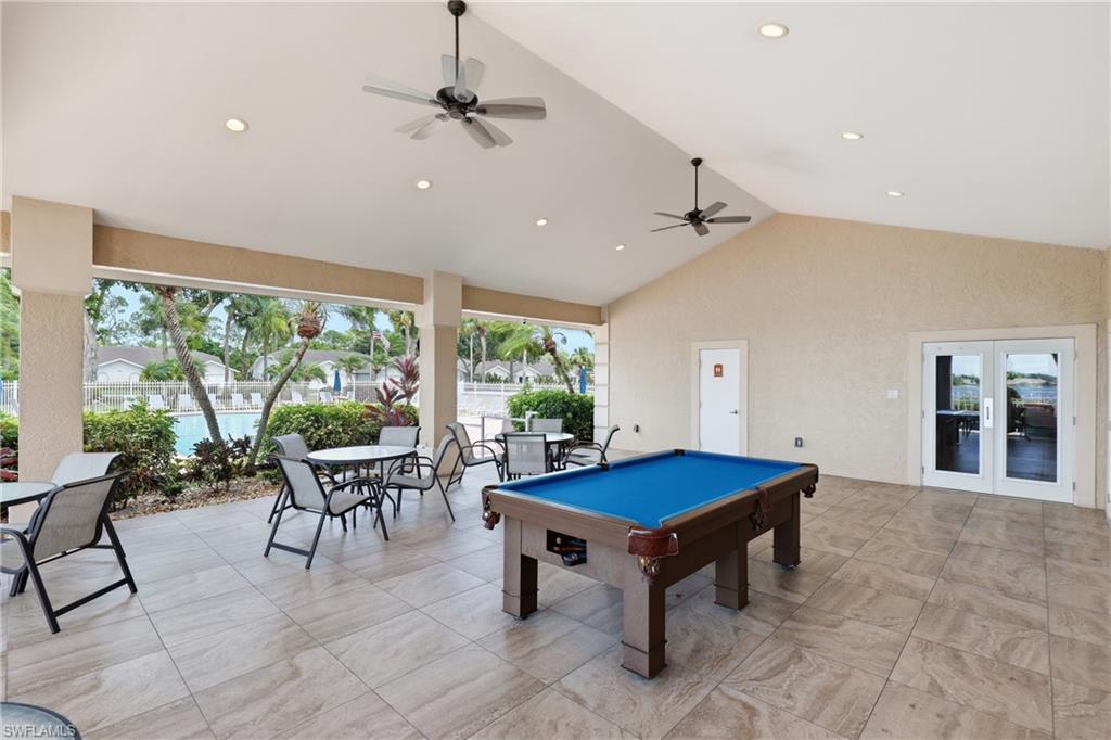 ROYAL VILLAS - Residential