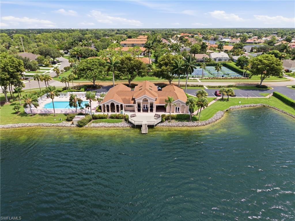 ROYAL VILLAS - Residential