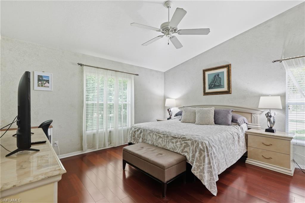 ROYAL VILLAS - Residential