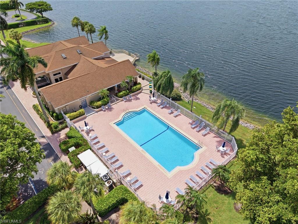 ROYAL VILLAS - Residential