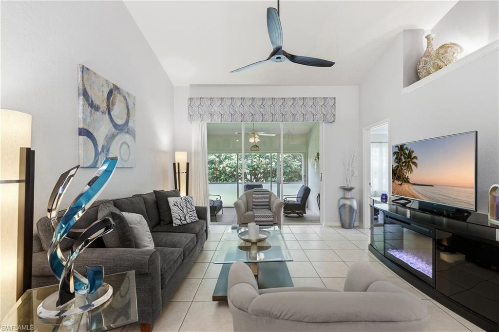 ROYAL VILLAS - Residential