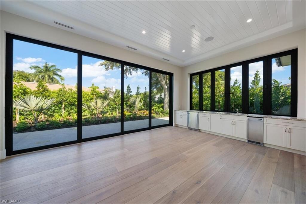 PELICAN BAY WOODS - Residential