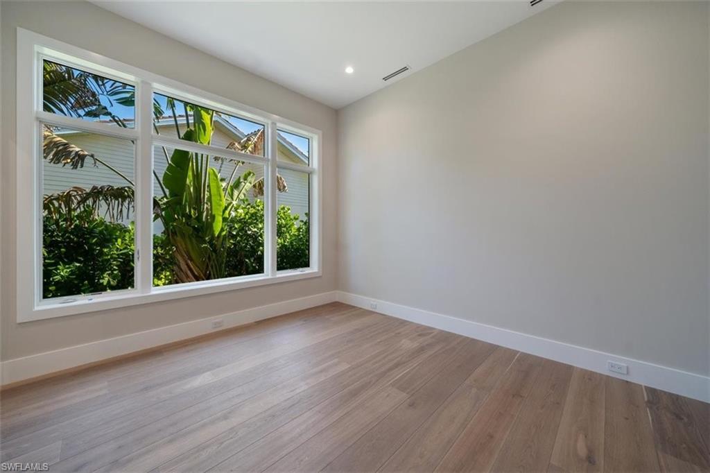 PELICAN BAY WOODS - Residential