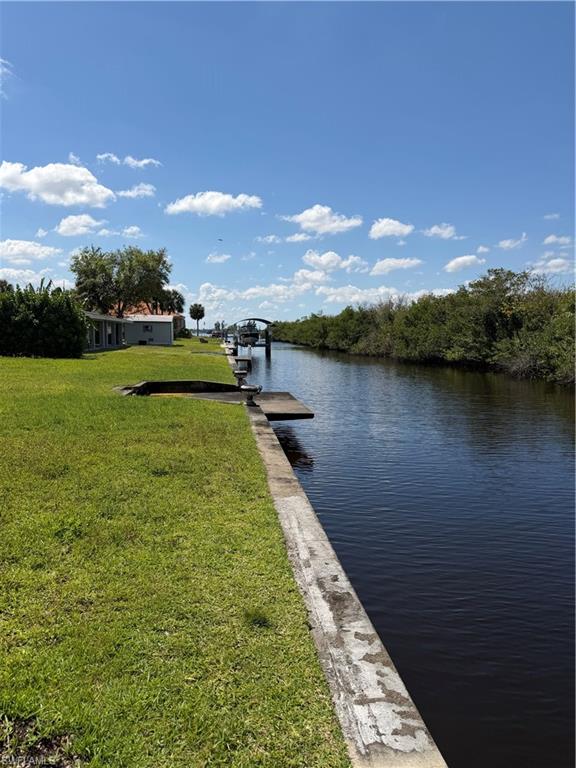 YACHT CLUB COLONY - Land