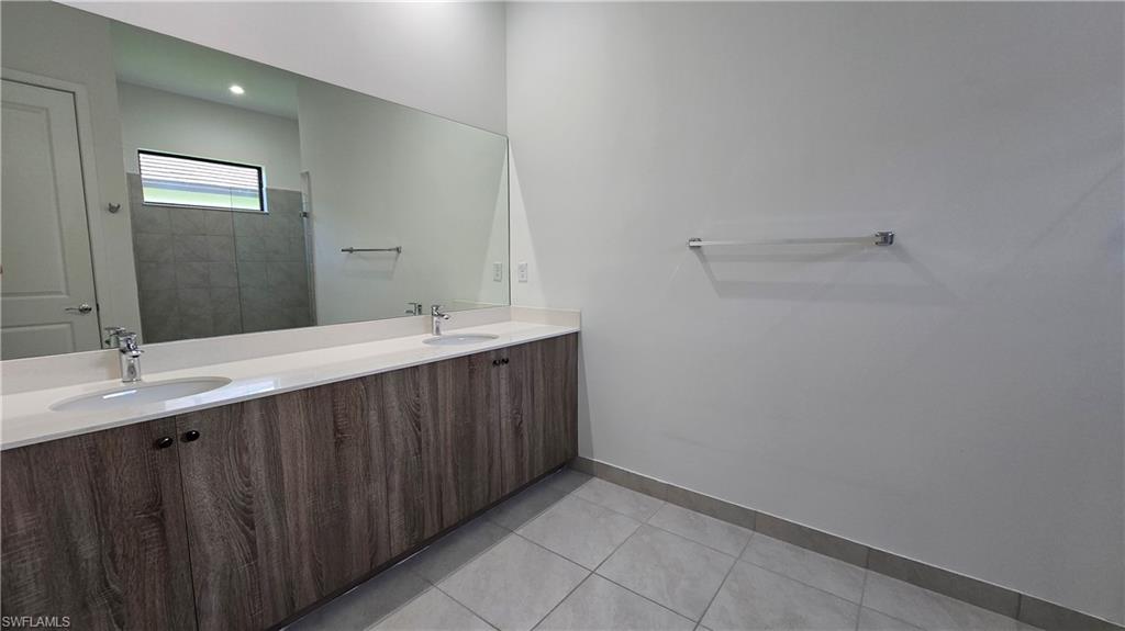 MAPLE RIDGE - Residential Lease