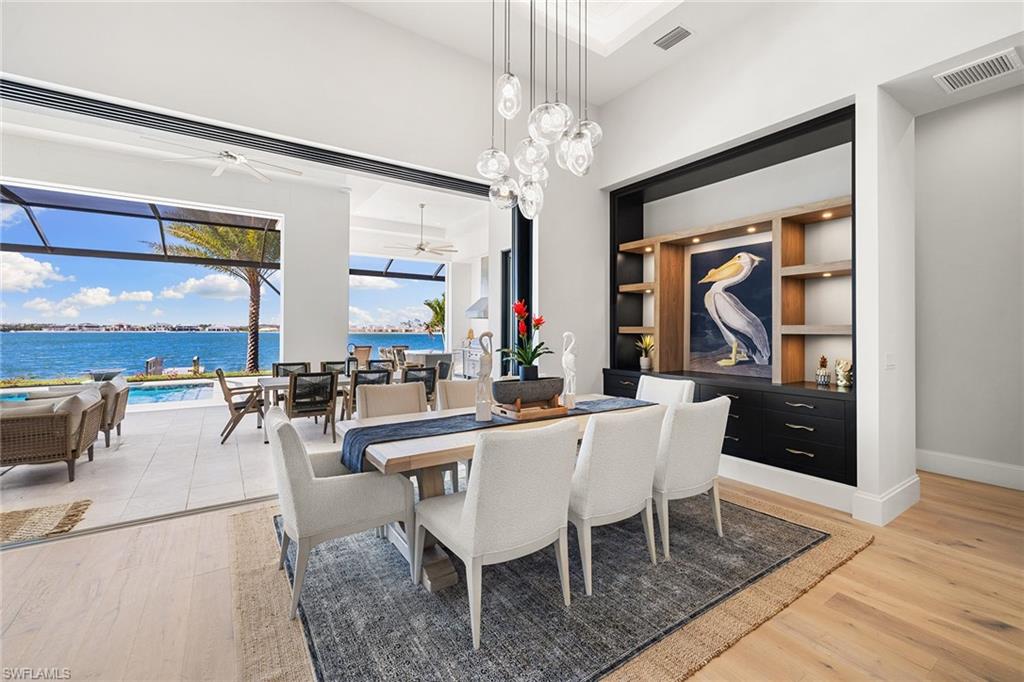 ESPLANADE LAKE CLUB - Residential
