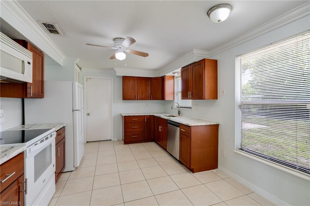 SAN CARLOS PARK - Residential