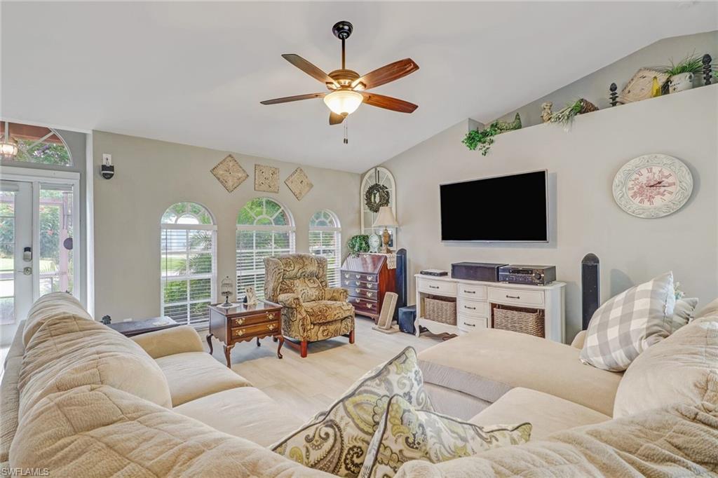 SAN CARLOS PARK - Residential