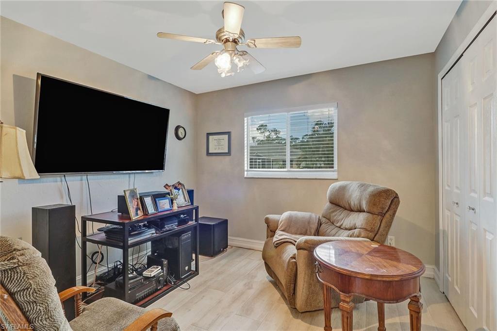 SAN CARLOS PARK - Residential