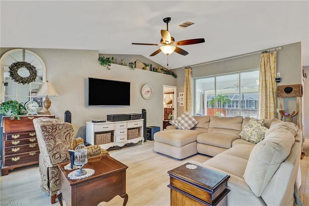 SAN CARLOS PARK - Residential