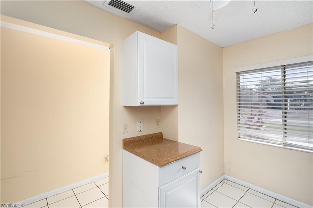 PLAZA COUNTRY BLVD CONDO - Residential Lease