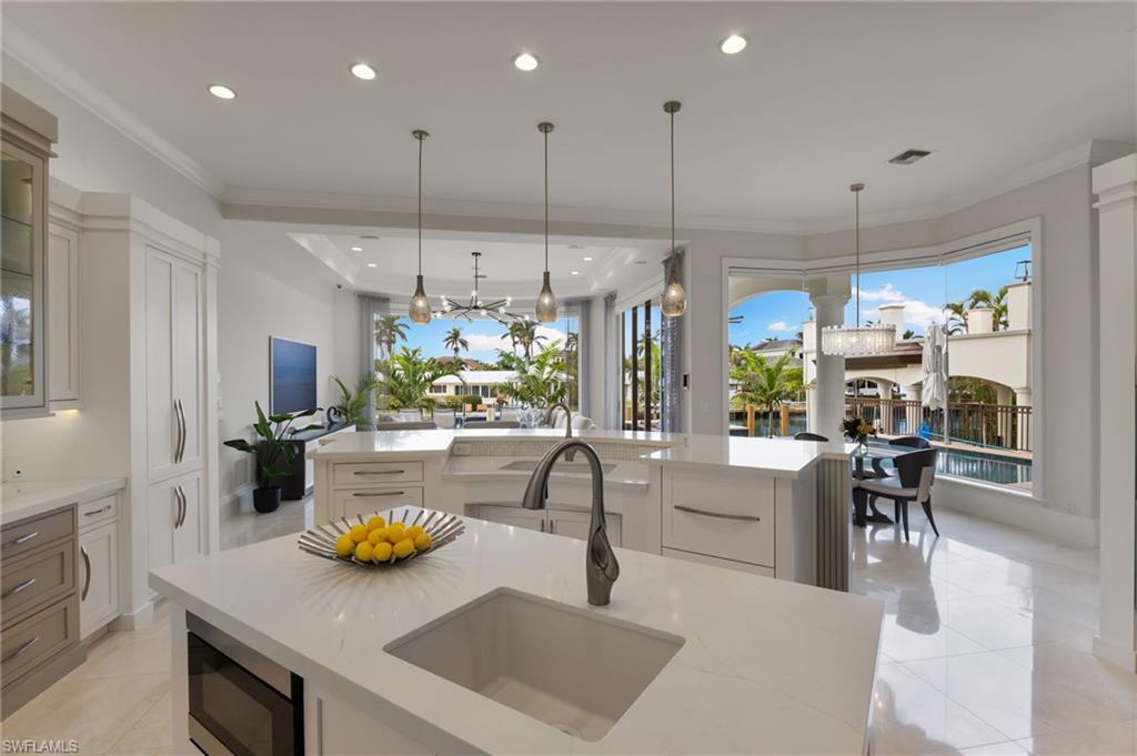AQUALANE SHORES - Residential