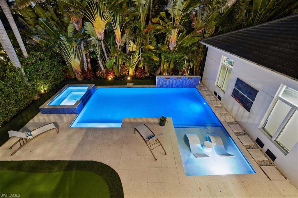 MOORINGS - Residential