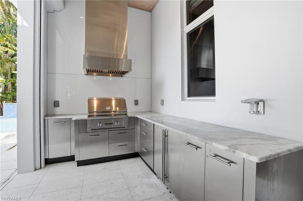MOORINGS - Residential