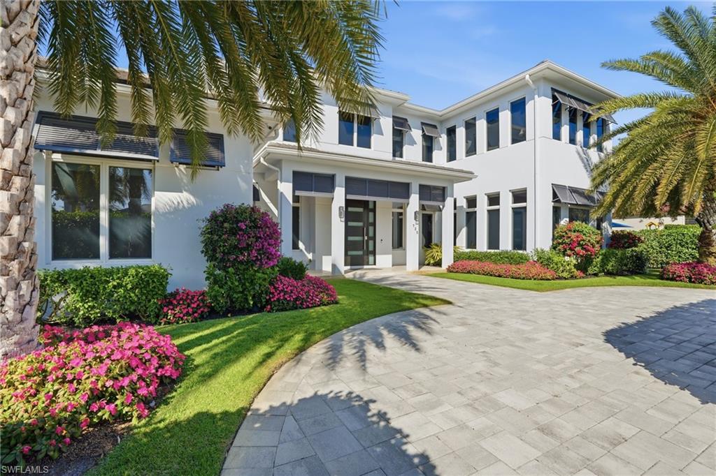 MOORINGS - Residential