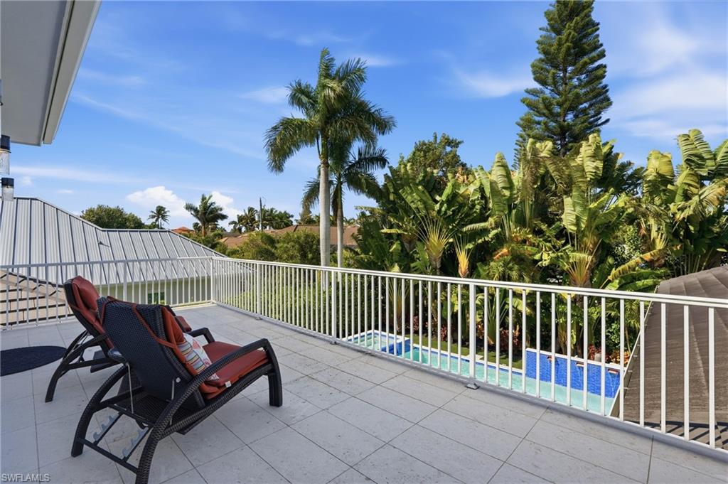 MOORINGS - Residential