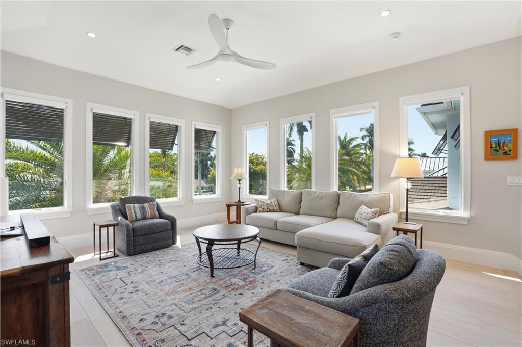 MOORINGS - Residential