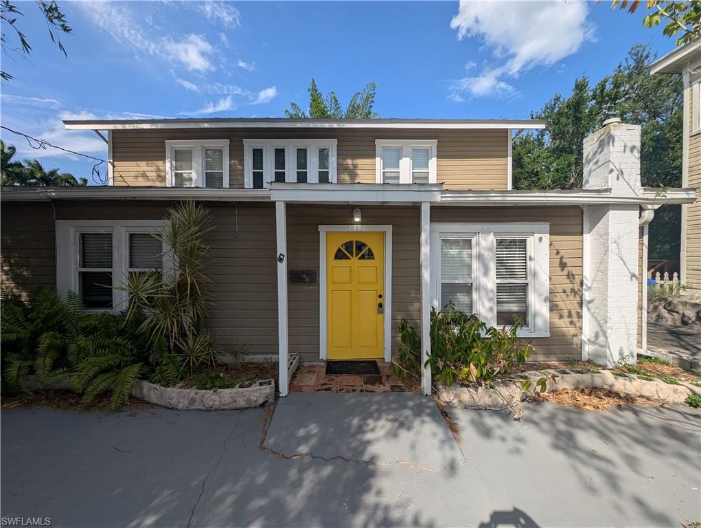 Charming Turn-Key Home | Historic River District
Ideal for Corporate Rentals & Long-Term Stays
Enjoy seamless, worry-free living in this beautifully appointed, historic 2-story home. Located in a gorgeous neighborhood just two blocks from historic Downtown, you can easily walk to all the local dining, shopping, and entertainment.

The Space
Layout: 3 Bedrooms + 1 Den | 3 Bathrooms

Downstairs: Features a modern master suite with a king-sized bed and a beautifully updated full bathroom.

Upstairs: Offers 3 additional guest bedrooms with full/queen-sized beds and a fully restored historic bathroom featuring a classic clawfoot tub/shower combo.

Kitchen: Fully equipped with everything you need to feel right at home and cook your favorite meals.

All Utilities Included
Your monthly rent is truly all-inclusive, covering:

High-speed Internet & Cable TV

Water

Electricity (Includes a generous $250/month electric allowance, which matches the current monthly average)

Premium Amenities
Dedicated Laundry Room: Full-sized washer and dryer, utility sink, and an additional full-sized refrigerator/freezer combo with a built-in ice maker.

Outdoor Living: Large, private screened-in patio complete with a seating area and a dartboard—perfect for relaxing.

Pet-Friendly: Features a spacious, fully fenced backyard where your dog can safely run around.

Beach Ready: Equipped with plenty of beach chairs and umbrellas for your weekend trips.