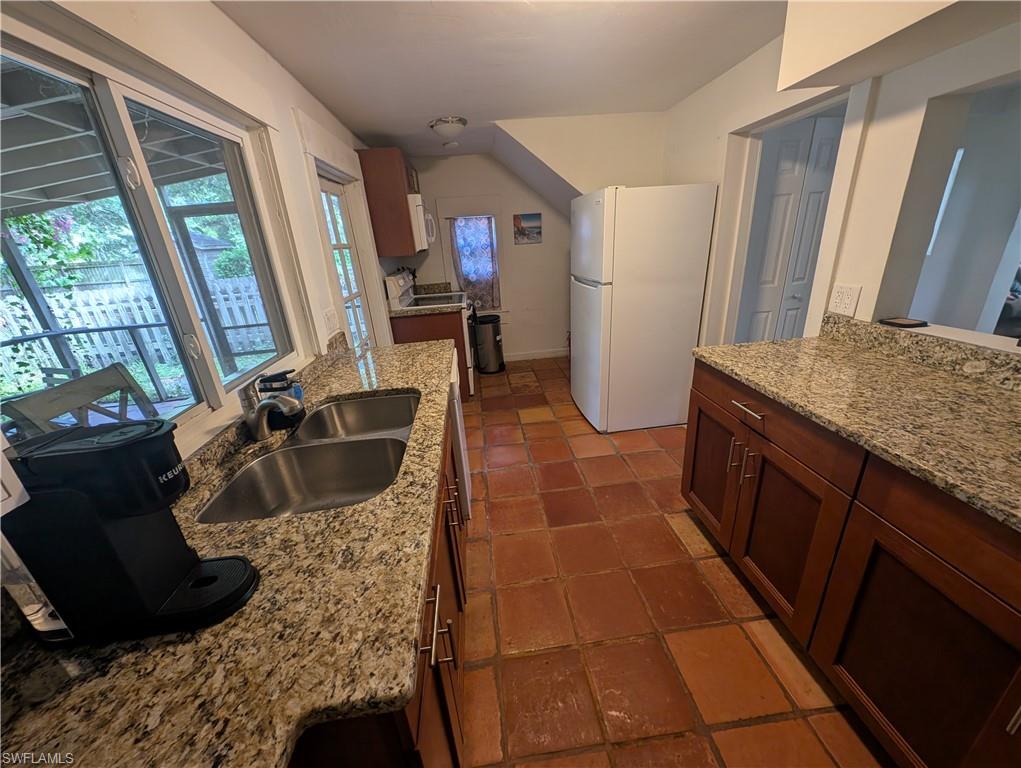 WOODFORD PARK - Residential Lease
