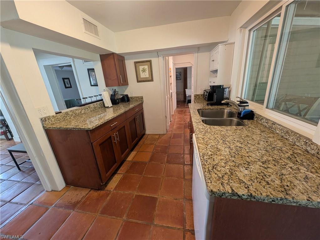 WOODFORD PARK - Residential Lease