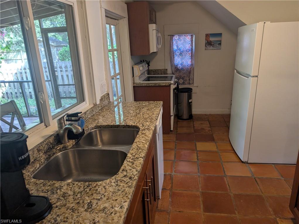 WOODFORD PARK - Residential Lease