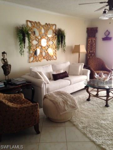 COUNTRY CLUB MANOR - Residential
